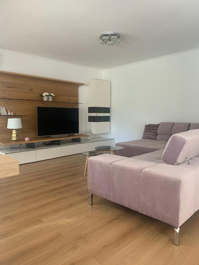 Apartmani Emilio Novalja Buitenkant foto