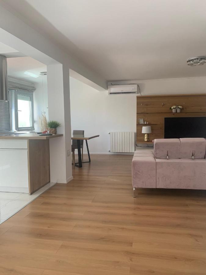 Apartmani Emilio Novalja Buitenkant foto