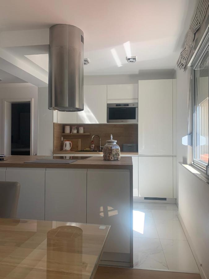 Apartmani Emilio Novalja Buitenkant foto