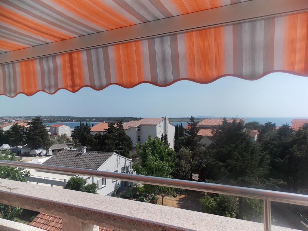 Apartmani Emilio Novalja Buitenkant foto