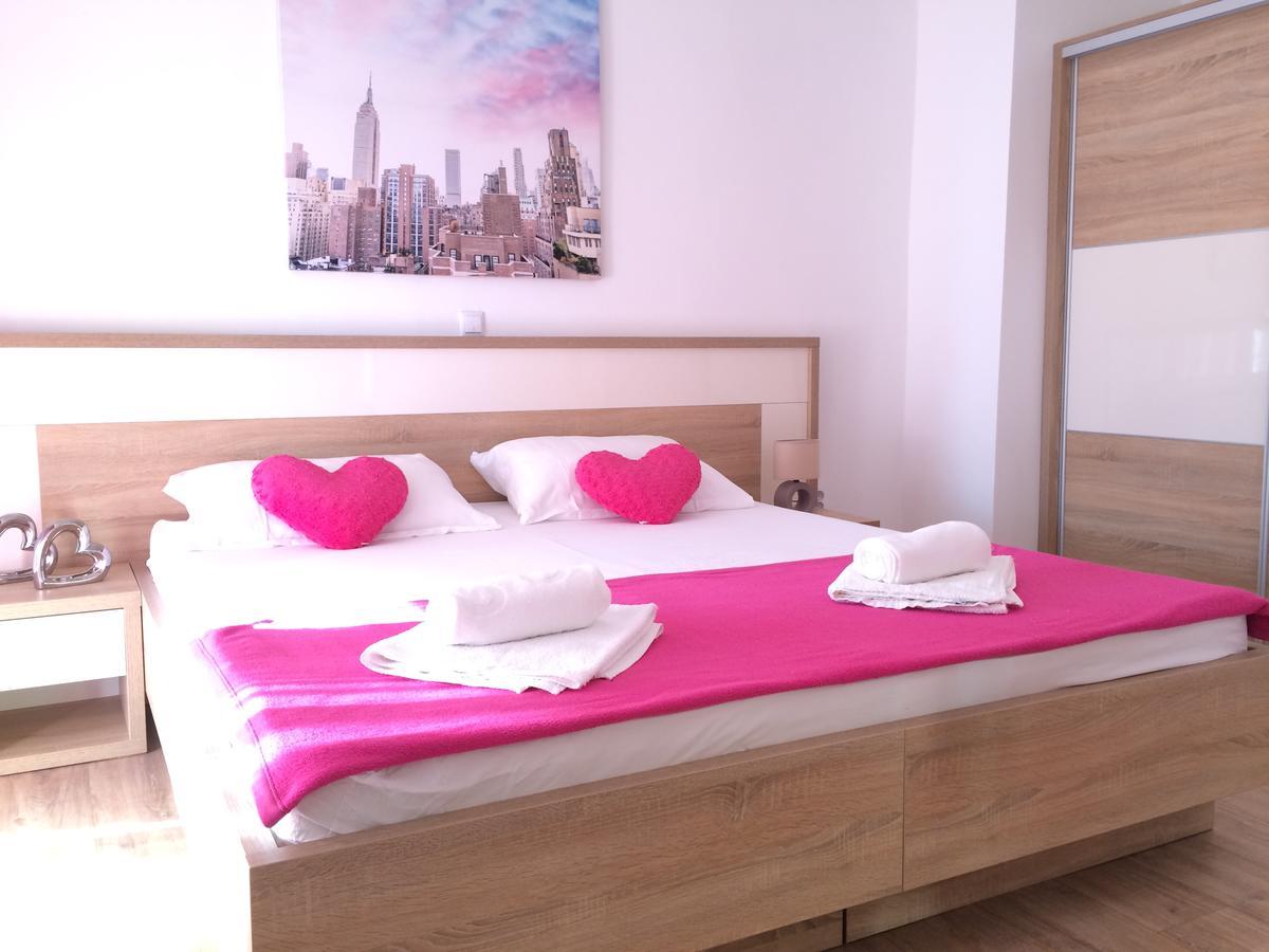 Apartmani Emilio Novalja Buitenkant foto